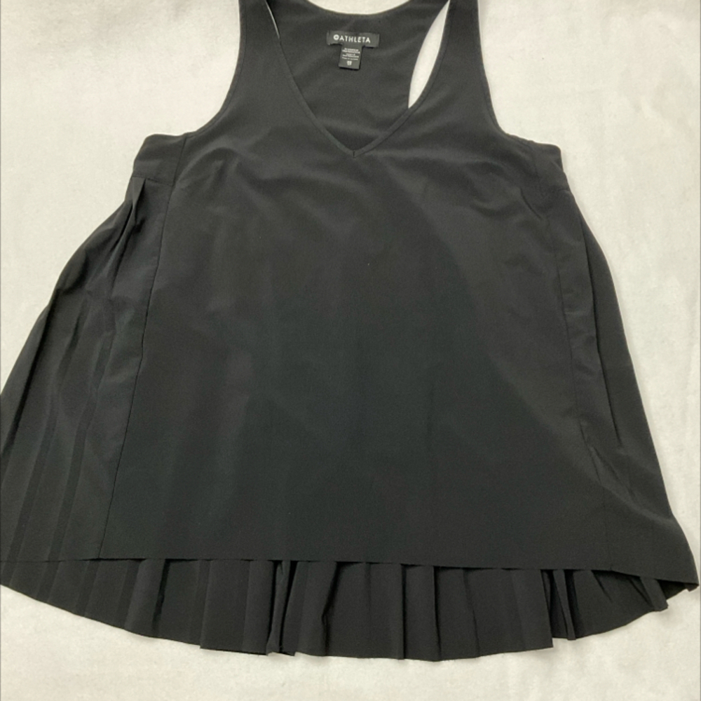 Athleta-XS spring forward top with pleated back